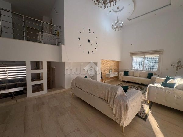 Luxury villa for sale. Area of 404 m². Cellar, Large terrace