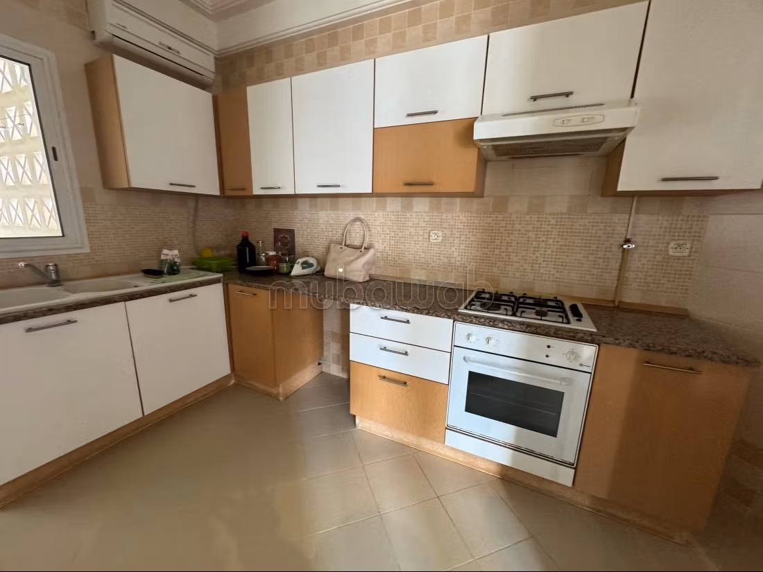 Appartement en vente à Aouina. Surface de 160 m². Porte blindée, sécurité