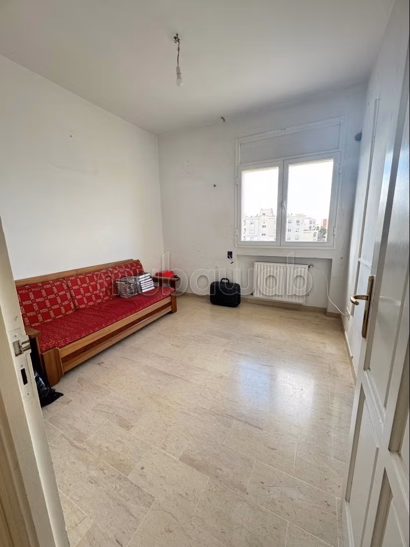 Appartement en vente à Aouina. Surface de 160 m². Porte blindée, sécurité