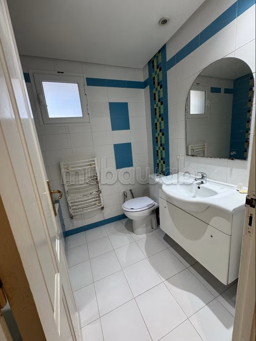Appartement en vente à Aouina. Surface de 160 m². Porte blindée, sécurité