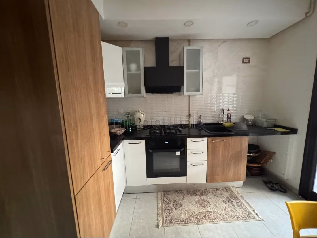 Vend appartement à Les Jardins de Carthage. 1 chambre. Fenêtres avec double vitrage et porte blindée