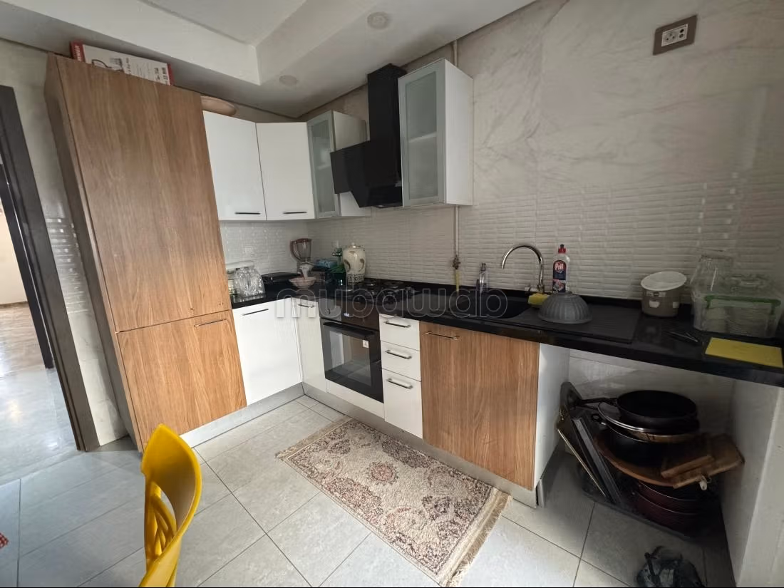 Vend appartement à Les Jardins de Carthage. 1 chambre. Fenêtres avec double vitrage et porte blindée