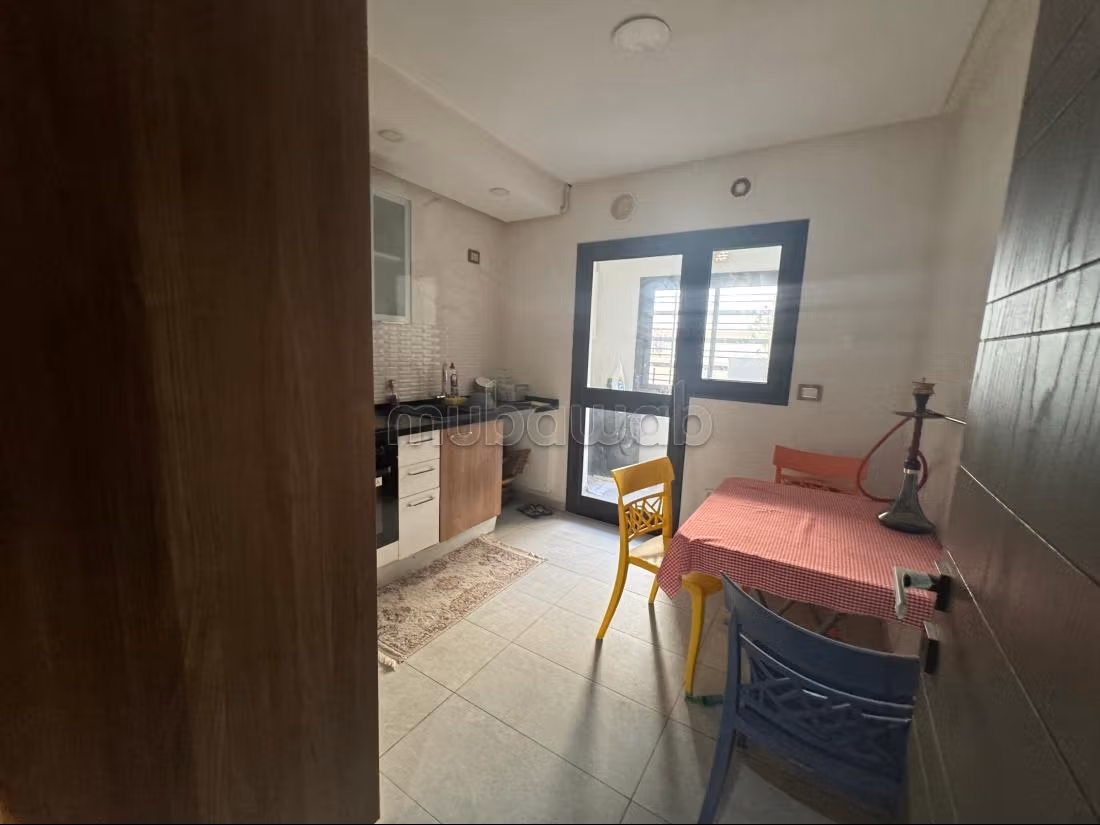 Vend appartement à Les Jardins de Carthage. 1 chambre. Fenêtres avec double vitrage et porte blindée