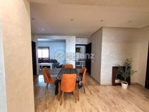 Piso en venta en Sidi Maarouf. Gran superficie 129 m². Con garaje y ascensor. 