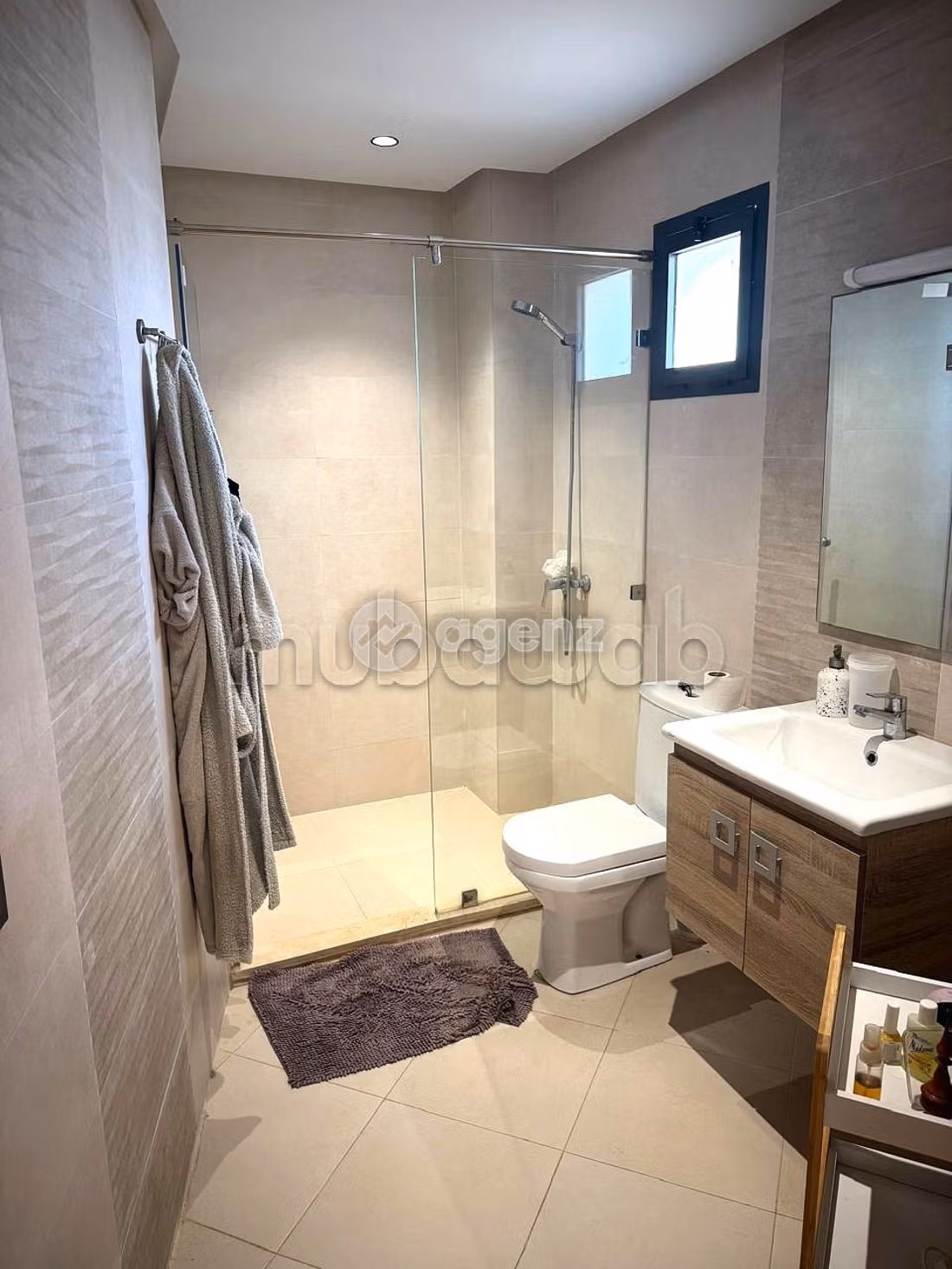 Magnífico piso en venta. Área total 134 m². Cocina equipada. 
