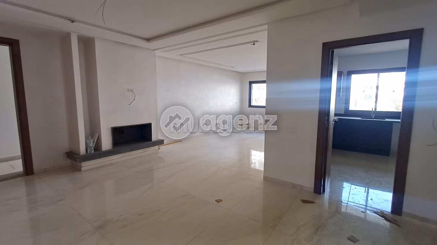 Busca pisos en venta. 3 dormitorios. Parking y ascensor. 