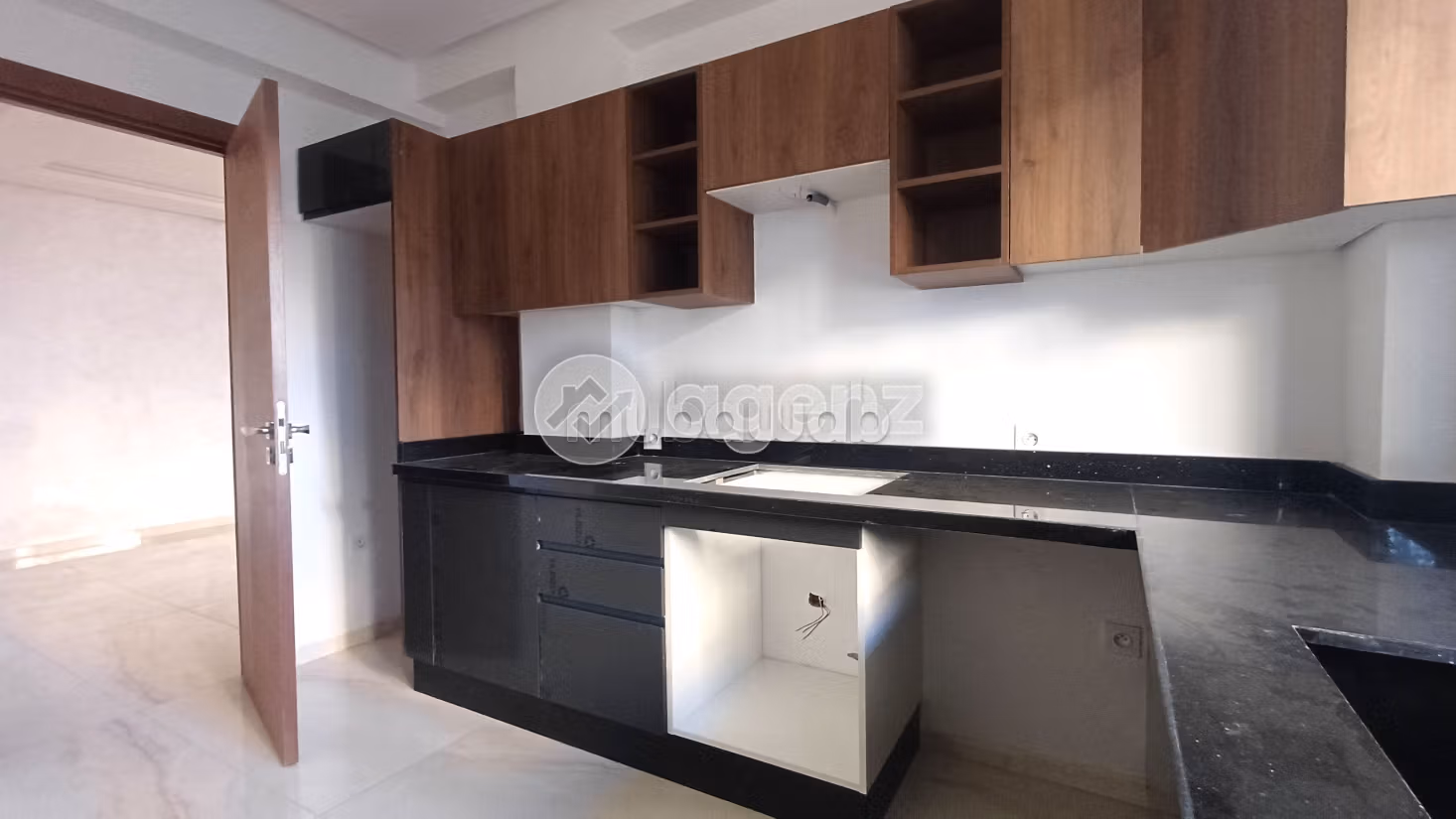 Busca pisos en venta. 3 dormitorios. Parking y ascensor. 