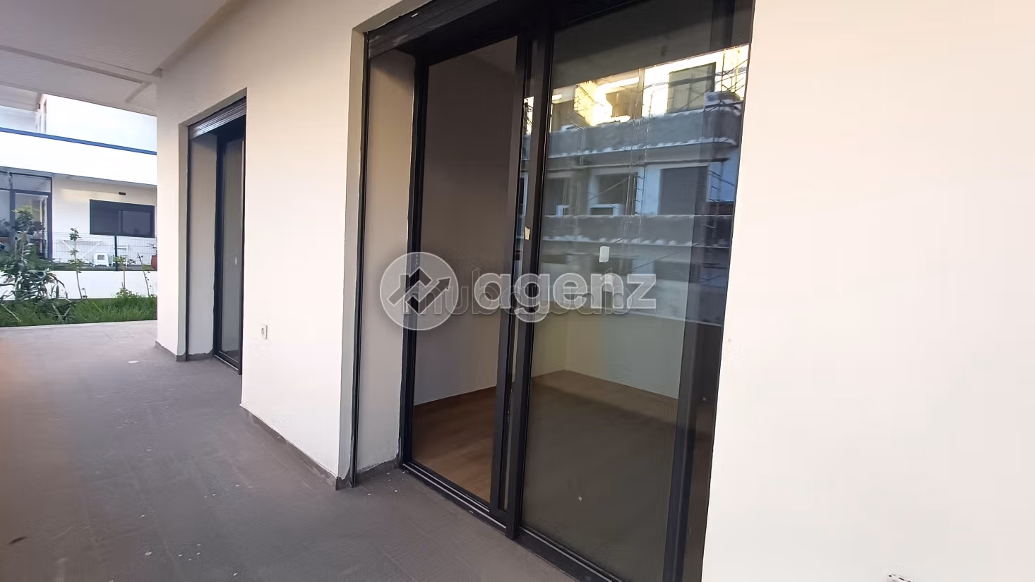 Busca pisos en venta. 3 dormitorios. Parking y ascensor. 
