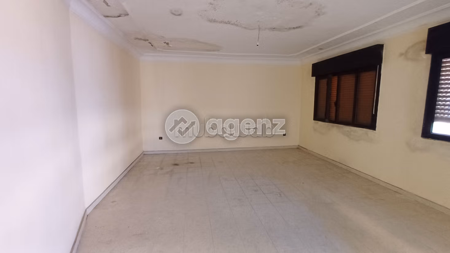 Busca pisos en venta en Castilla. 3 hermosas habitaciones. Con ascensor. 