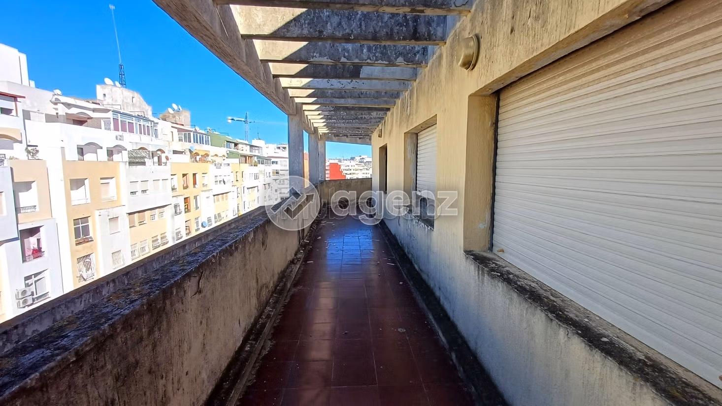 Busca pisos en venta en Castilla. 3 hermosas habitaciones. Con ascensor. 