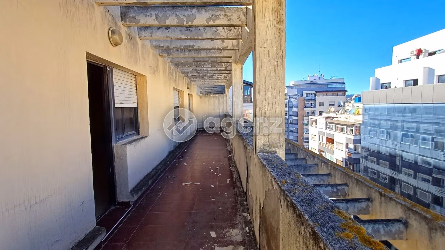 Busca pisos en venta en Castilla. 3 hermosas habitaciones. Con ascensor. 