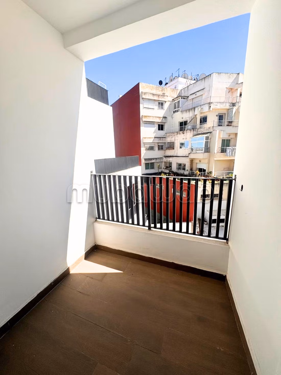 Neuf meublé / balcon / 2 mars