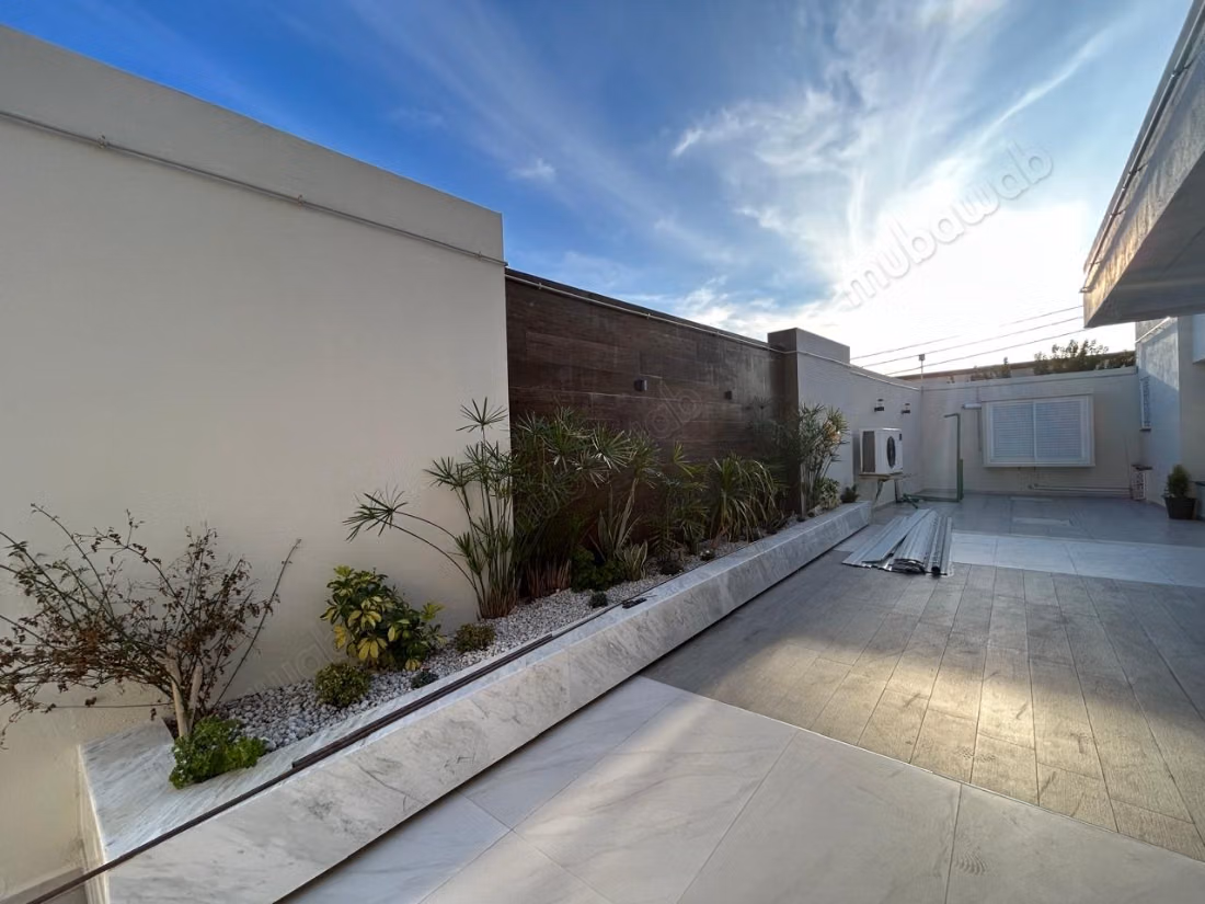 Villa S4 avec Piscine Couverte à Kélibia