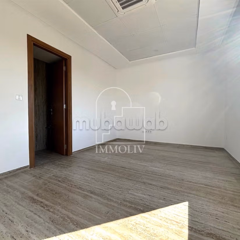 A louer un bureau H2 à la Soukra
