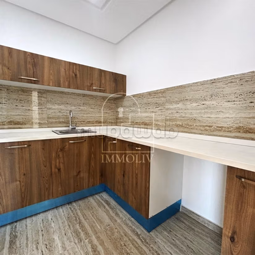 A louer un bureau H2 à la Soukra