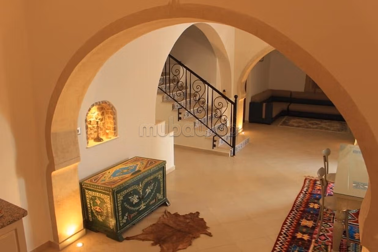Proprietà in affitto a Houmt Souk. 3 camere da letto. Giardino e terrazzo. 