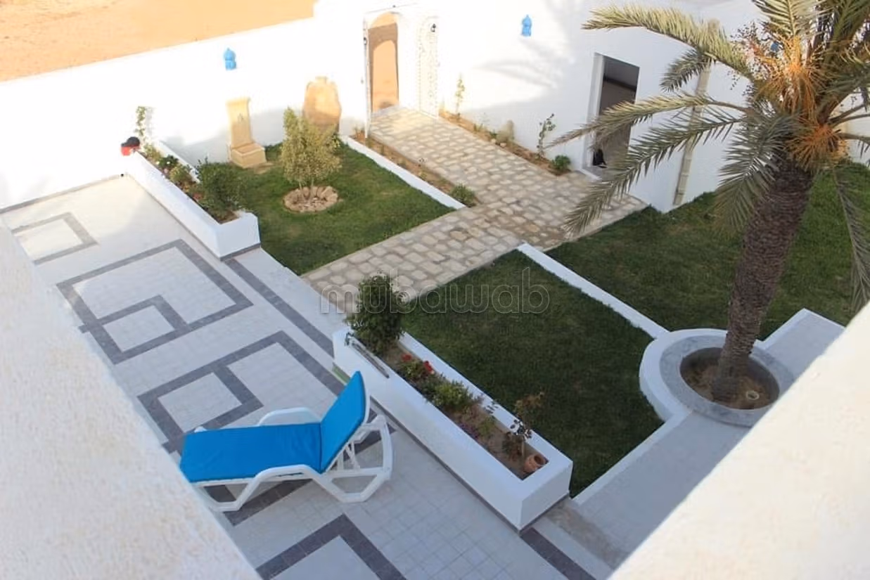 Proprietà in affitto a Houmt Souk. 3 camere da letto. Giardino e terrazzo. 