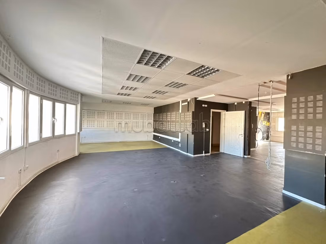 A louer immeuble 1100 m² en open space à Lafayette