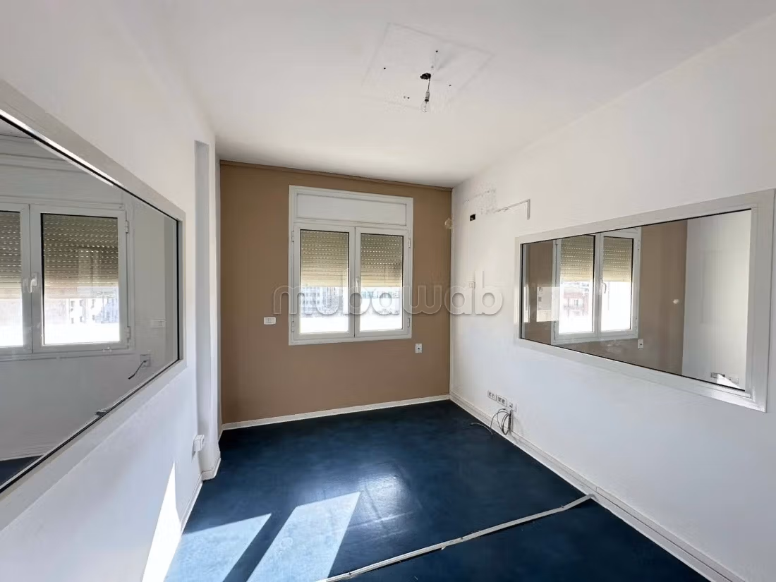 A louer immeuble 1100 m² en open space à Lafayette
