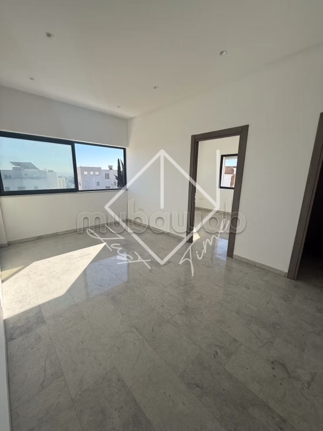 Ufficio da affittare a Ariana. Superficie 50 m². 