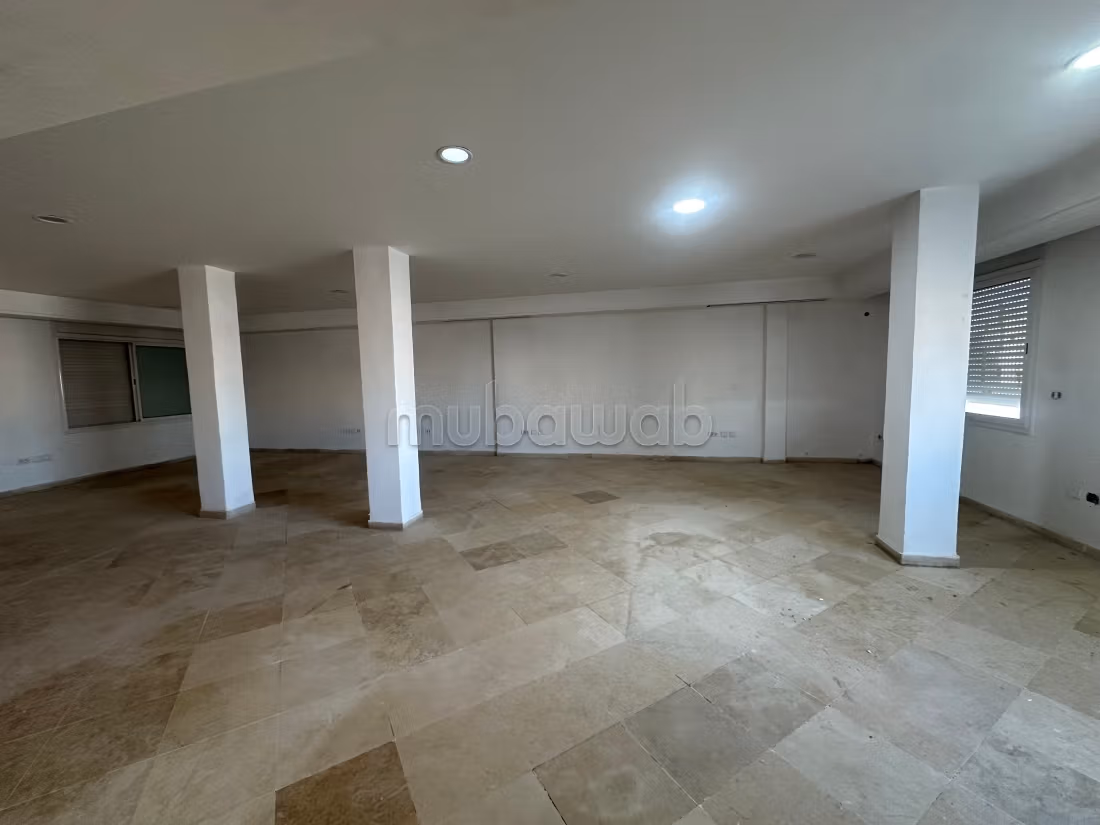 À louer un immeuble R4 à montplaisir