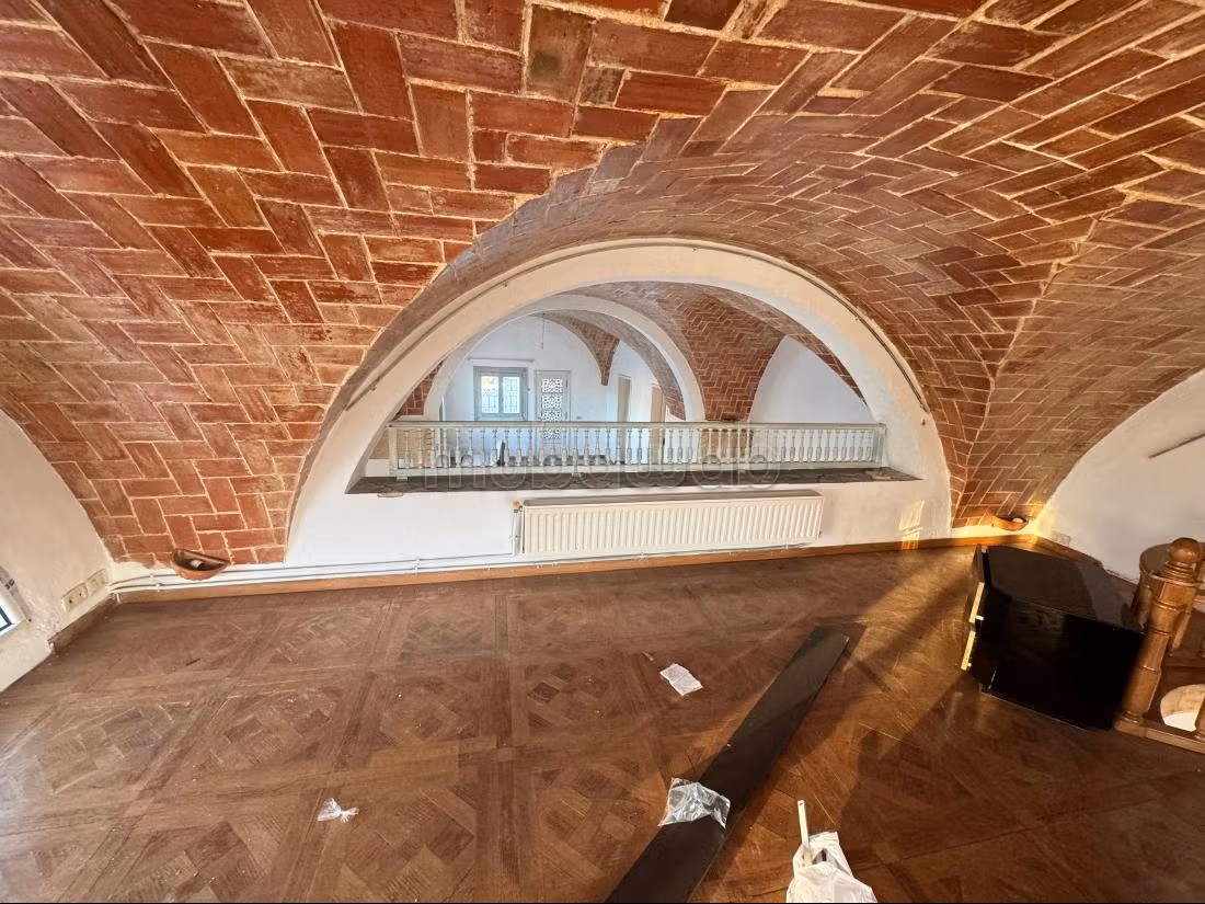 شقة رائعة للايجار ب سكرة. 2 غرف جميلة. باب متين،إقامة مؤمنة