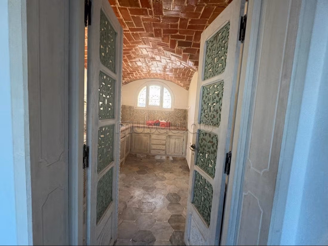 شقة رائعة للايجار ب سكرة. 2 غرف جميلة. باب متين،إقامة مؤمنة