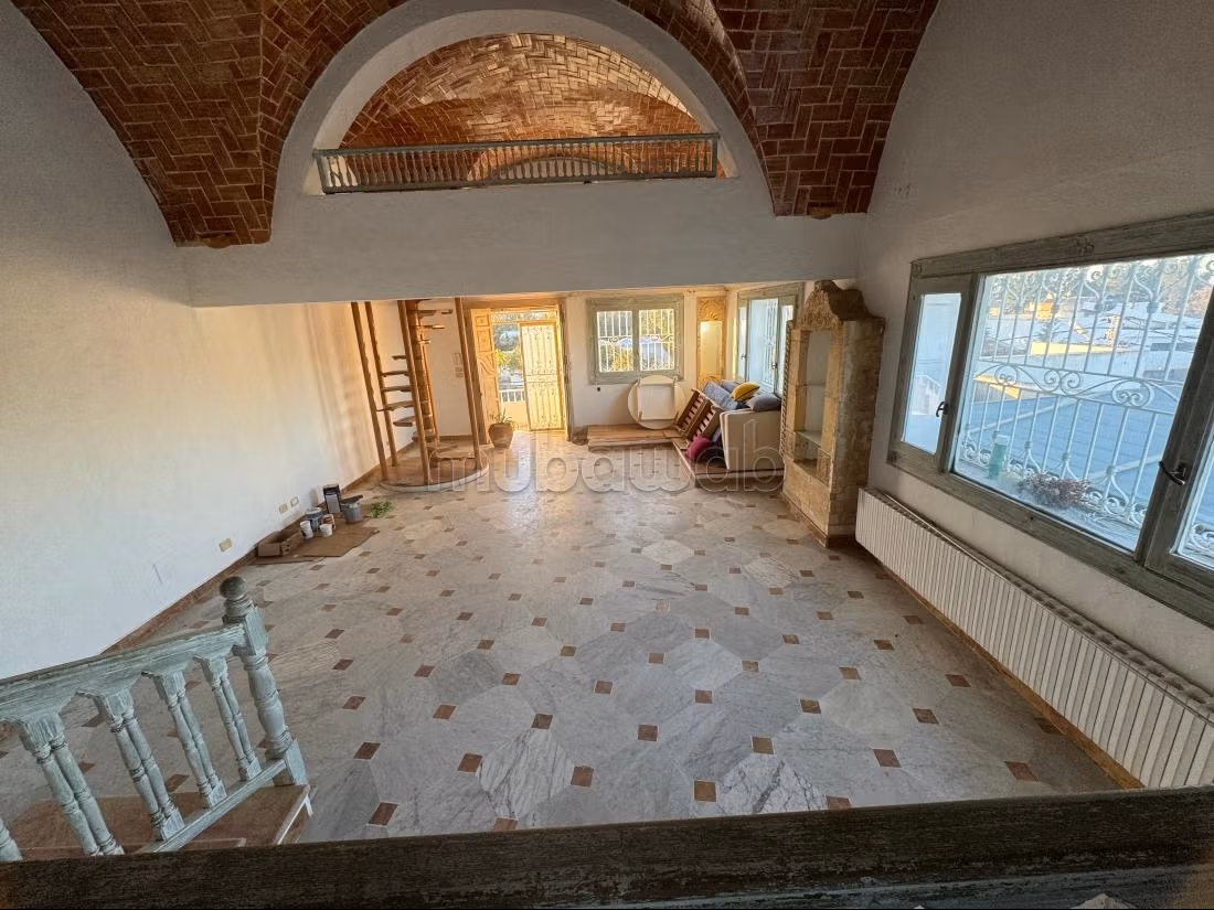 شقة رائعة للايجار ب سكرة. 2 غرف جميلة. باب متين،إقامة مؤمنة