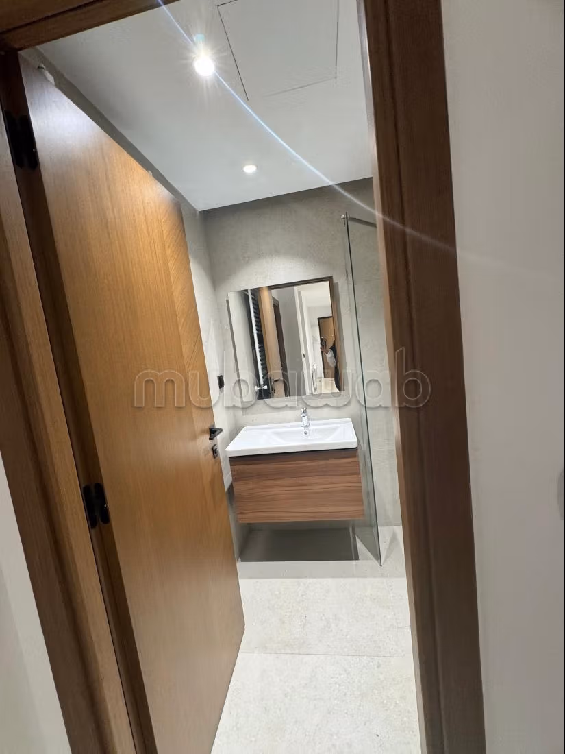Appartement à vendre à Les Jardins de Carthage. Surface totale 134 m². Antenne parabolique et Porte blindée