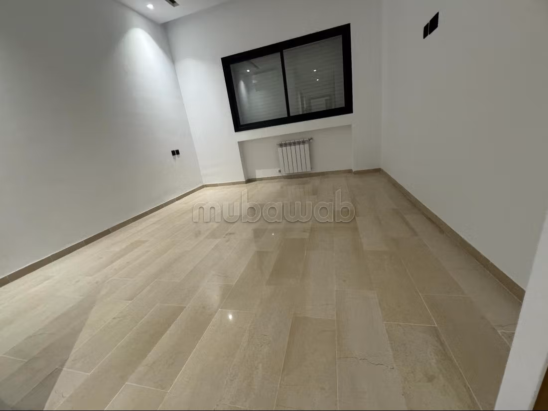 Appartement à vendre à Les Jardins de Carthage. Surface totale 134 m². Antenne parabolique et Porte blindée
