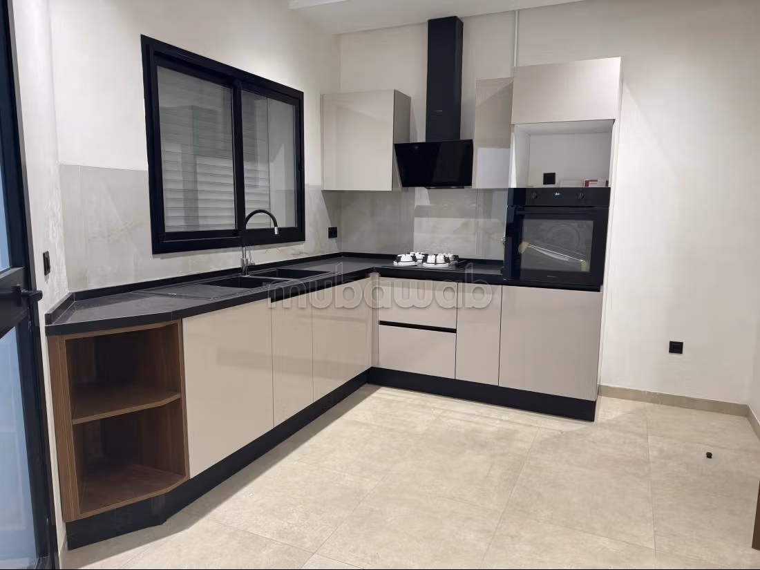 Appartement à vendre à Les Jardins de Carthage. Surface totale 134 m². Antenne parabolique et Porte blindée