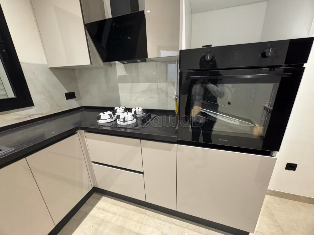Appartement à vendre à Les Jardins de Carthage. Surface totale 134 m². Antenne parabolique et Porte blindée
