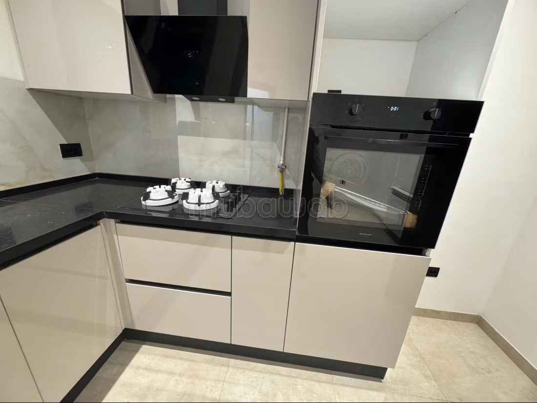Appartement à vendre à Les Jardins de Carthage. Surface totale 134 m². Antenne parabolique et Porte blindée
