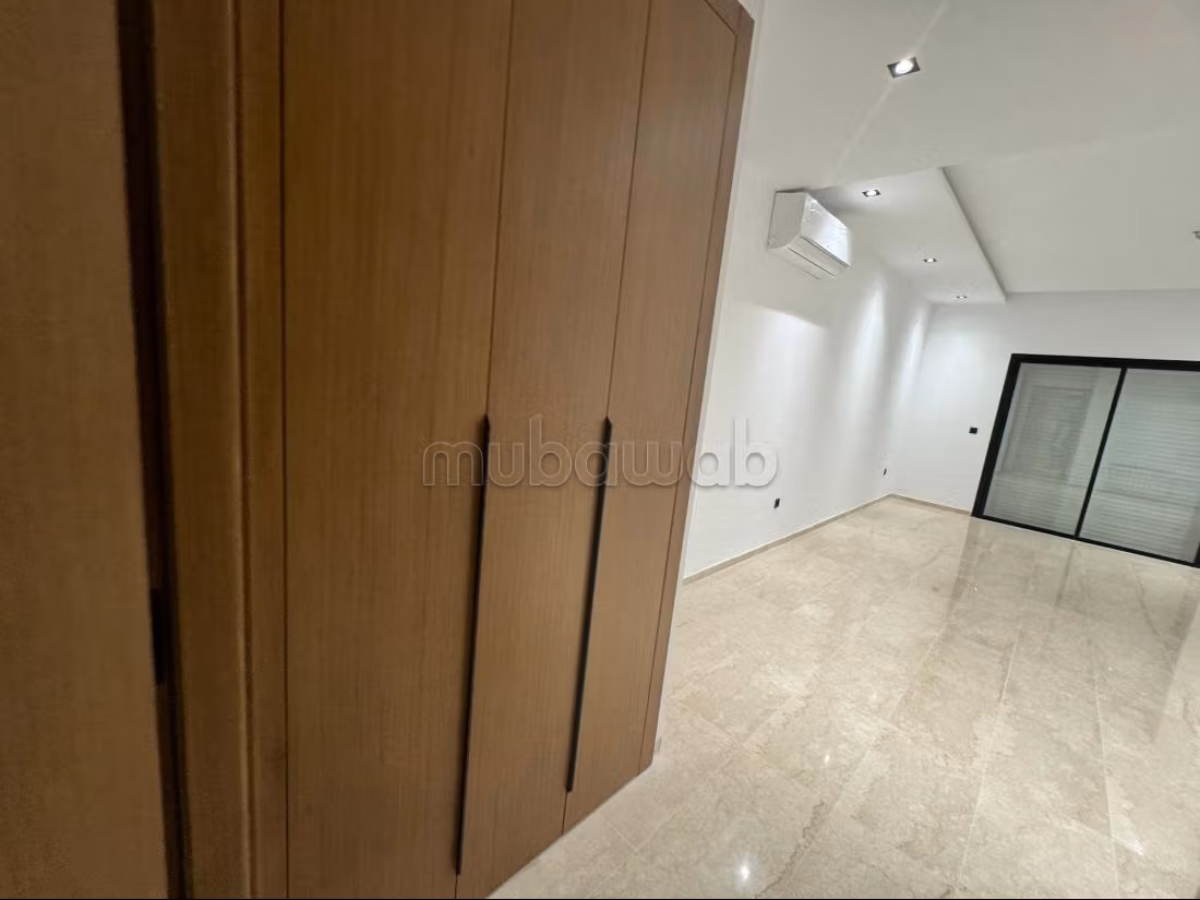 Appartement à vendre à Les Jardins de Carthage. Surface totale 134 m². Antenne parabolique et Porte blindée