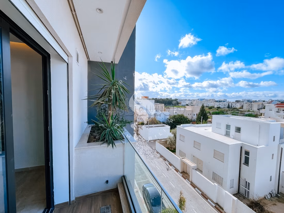 Flat for rent in Ain Zaghouan. 1 room. caretaker available, air conditioning system. 
