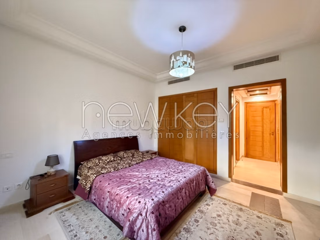 Sale of a lovely apartment in Les Berges Du Lac 2. 3 lovely rooms. Storage unit. 