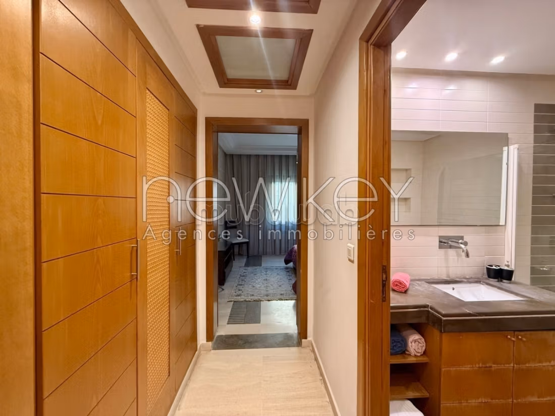 Sale of a lovely apartment in Les Berges Du Lac 2. 3 lovely rooms. Storage unit. 