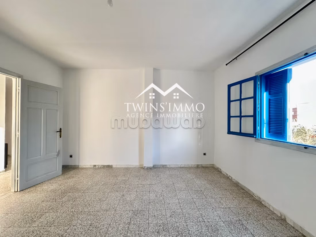 Splendido appartamento in affitto a La Marsa. 3 ampi locali. Riscaldamento. 