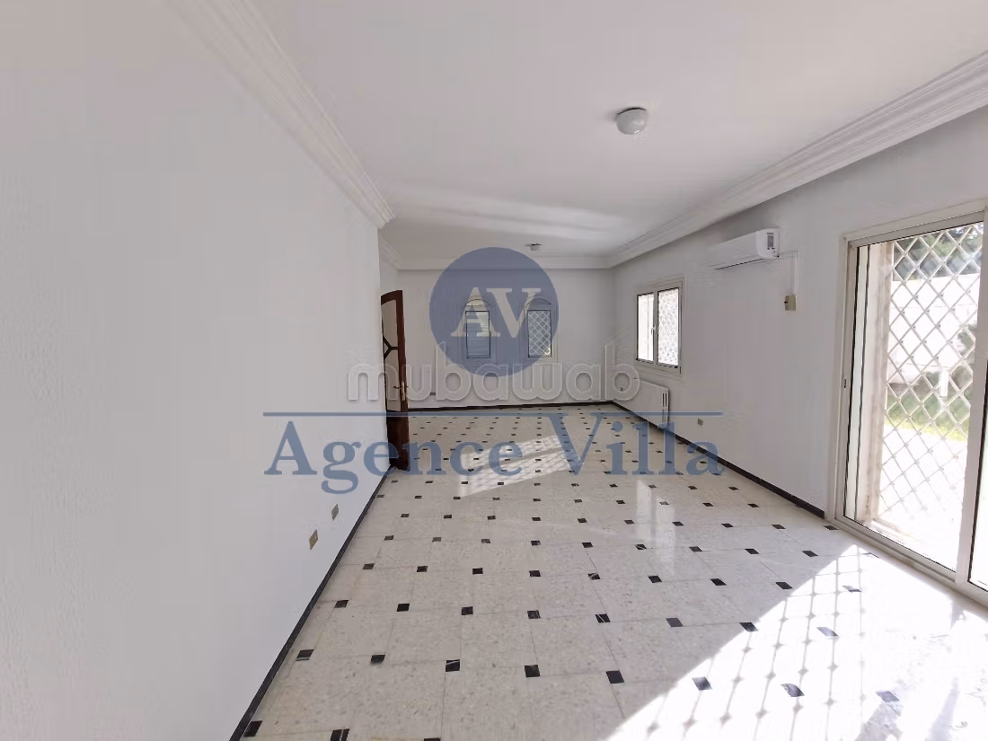 Une villa s4 avec jardin à carthage