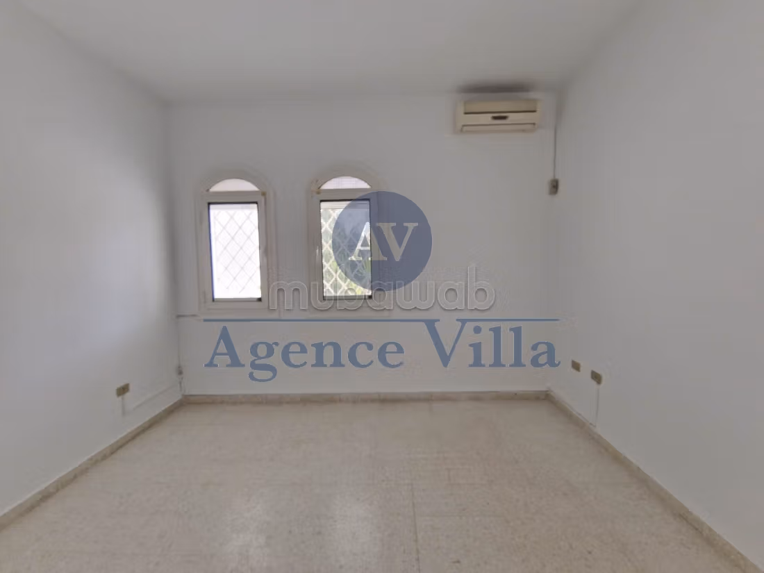 Une villa s4 avec jardin à carthage