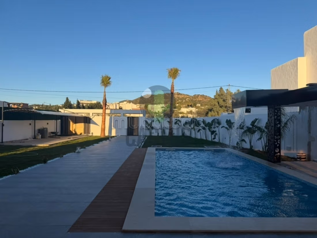 À vendre: Villa avec piscine à Hammamet zone Craxi