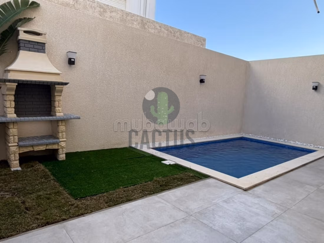 À vendre Villa avec piscine à Béni Khiar Plage