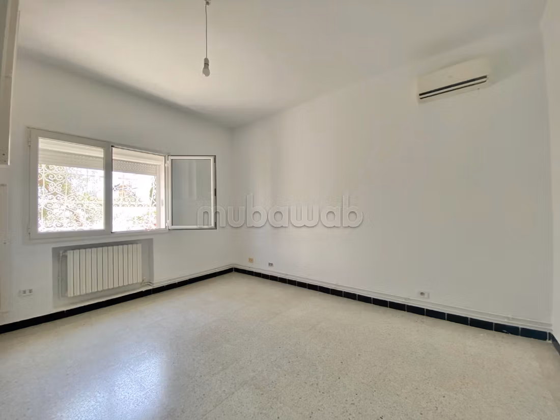 A louer RDC S3 vide avec jardin à la Marsa