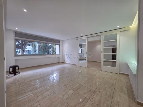 شقة للإيجار ب مولاي يوسف. 3 قطع مريحة. المناطق الخضراء ومصعد. 