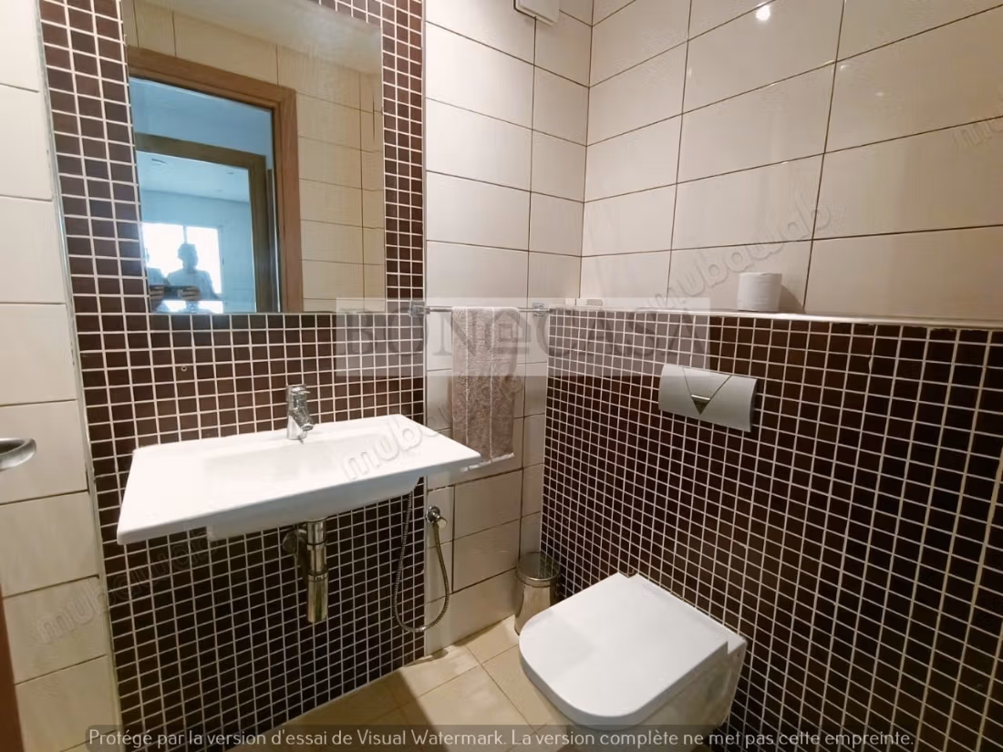 Empty apartment for rent with a view of the forest & lake in the Gardens of Carthage