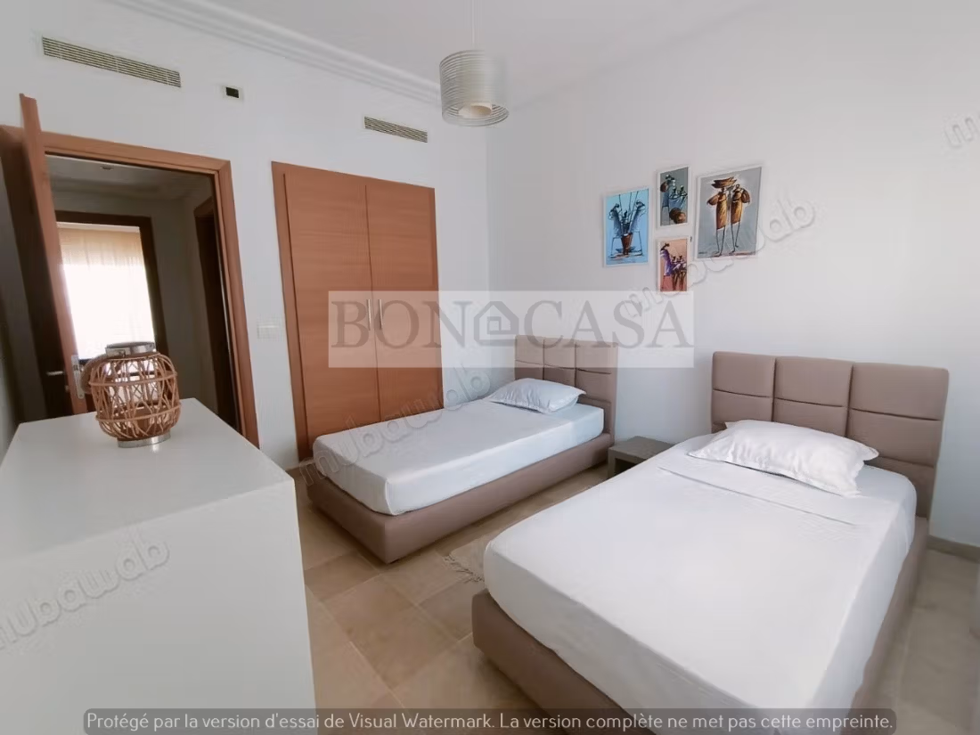 Empty apartment for rent with a view of the forest & lake in the Gardens of Carthage