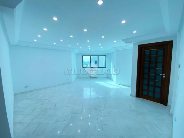 Beautiful apartment for sale in Nouvelle Ariana. Small area 138 m². Lift and garage. 