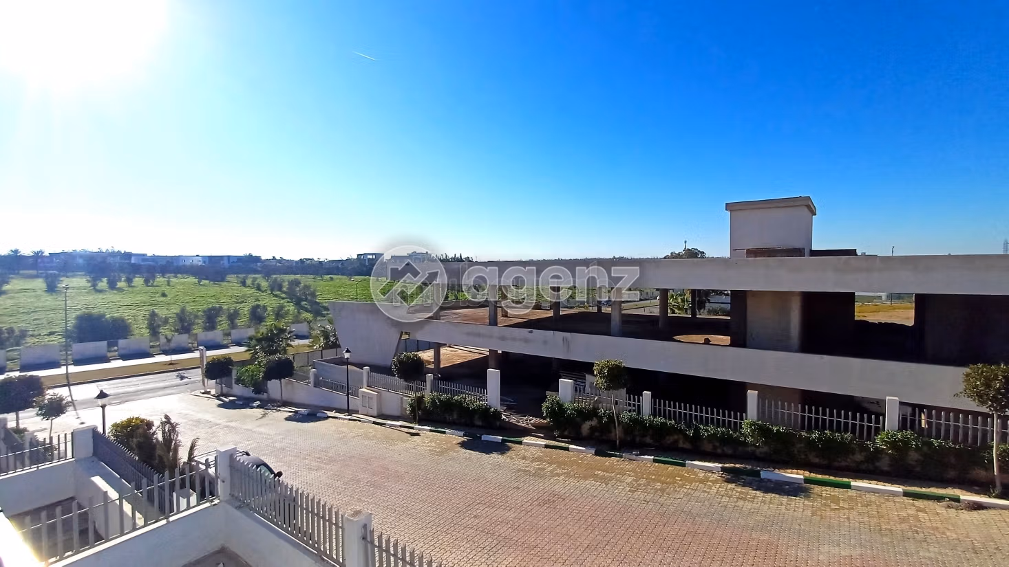Oficinas en alquiler en Ville Verte. Area 94 m². Con ascensor. 