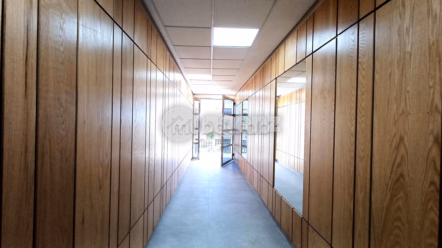 Oficinas en alquiler en Ville Verte. Area 94 m². Con ascensor. 