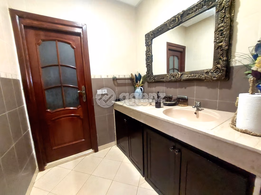 Villa à vendre 220 m², 5 chambres Nassim II Casablanca
